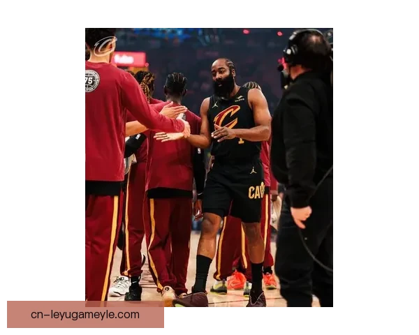 篮网大胜取六连胜哈登三节发威